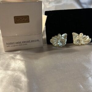 Avon (1991) Vintage Frosted Petal Earrings